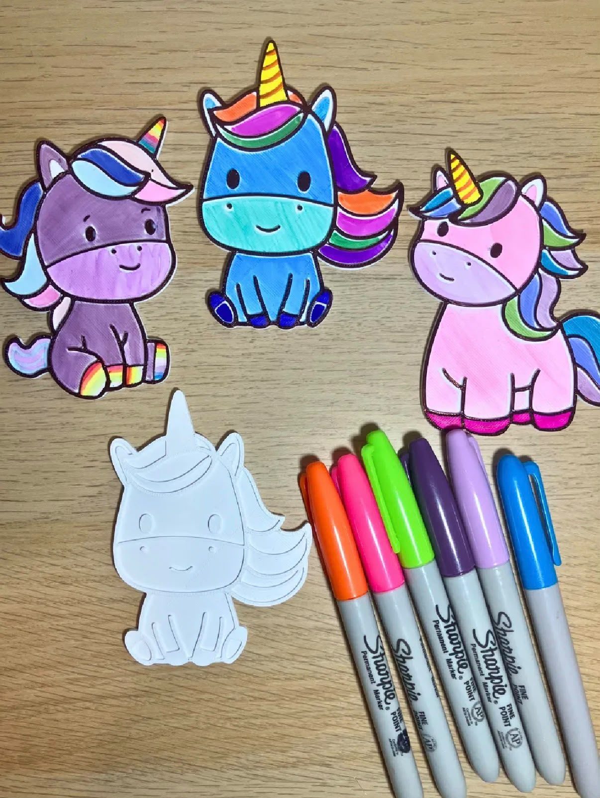 Figuras de unicórnio para pintar